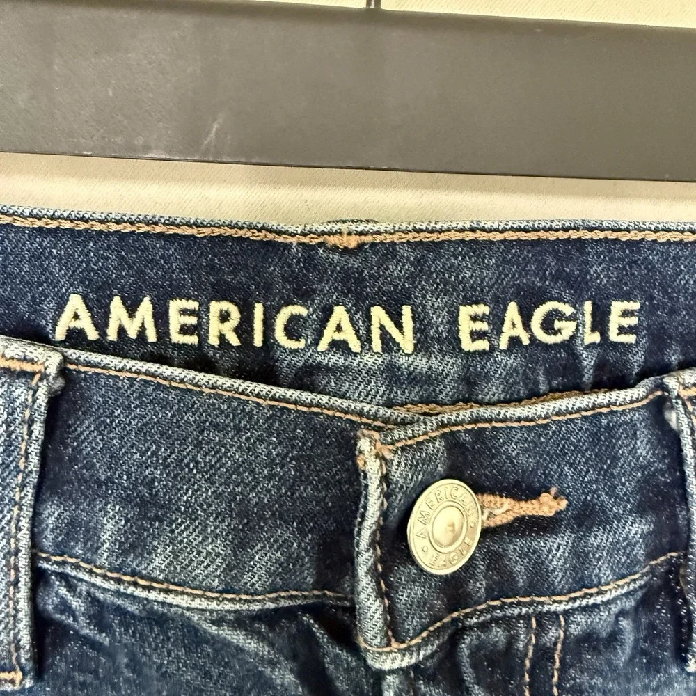 American Eagle Womens 4 Blue Medium Wash Mid Rise Cut Off Raw Hem Jean Shorts